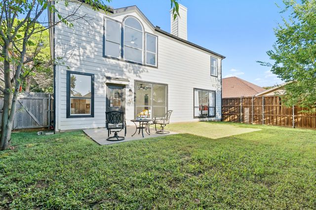808 Lake Bridge Drive, Lake Dallas, TX 75065