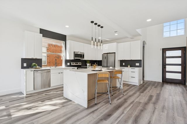 808 Lake Bridge Drive, Lake Dallas, TX 75065