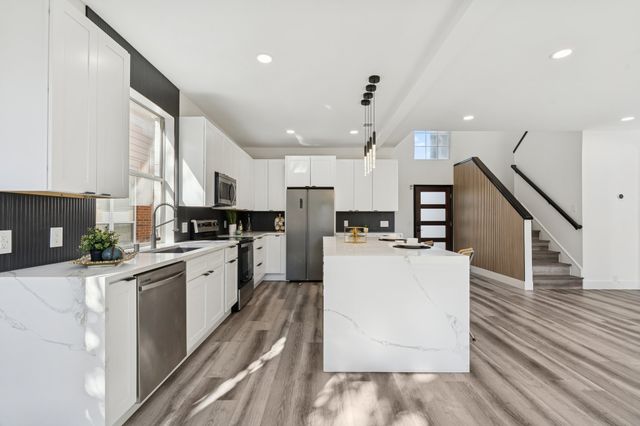 808 Lake Bridge Drive, Lake Dallas, TX 75065