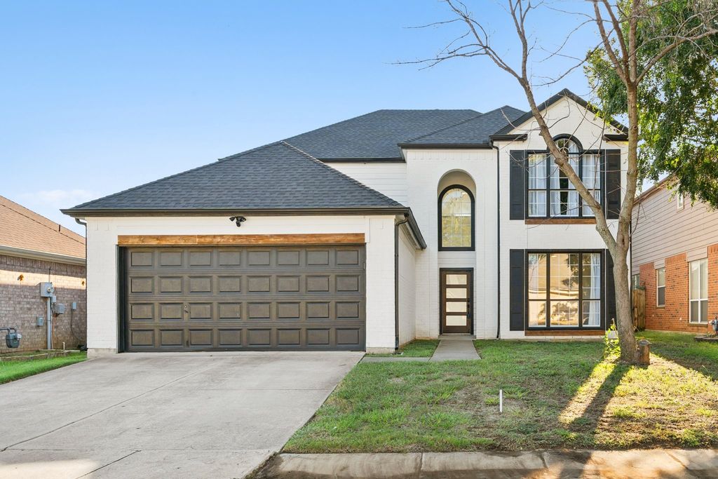 808 Lake Bridge Drive, Lake Dallas, TX 75065