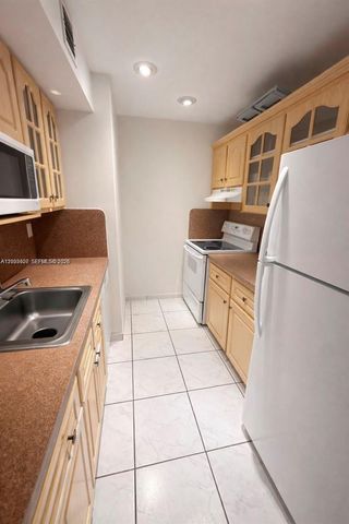 16508 NE 26th Ave 303, North Miami Beach, FL 33160