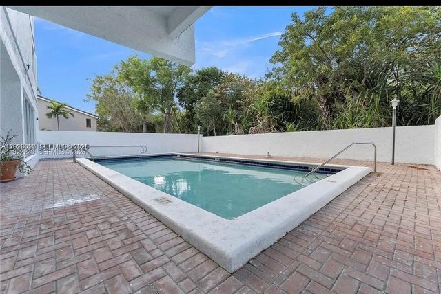 16508 NE 26th Ave 303, North Miami Beach, FL 33160