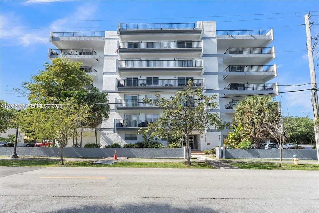 16508 NE 26th Ave 303, North Miami Beach, FL 33160