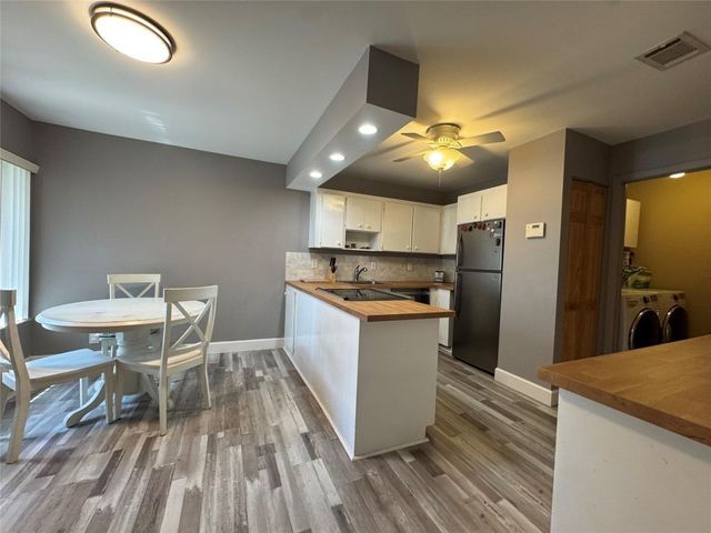 956 Mockingbird 506, Plantation, FL 33324