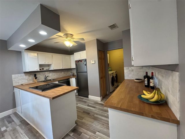 956 Mockingbird 506, Plantation, FL 33324