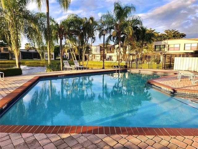 956 Mockingbird 506, Plantation, FL 33324