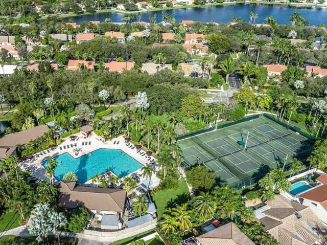 956 Mockingbird 506, Plantation, FL 33324