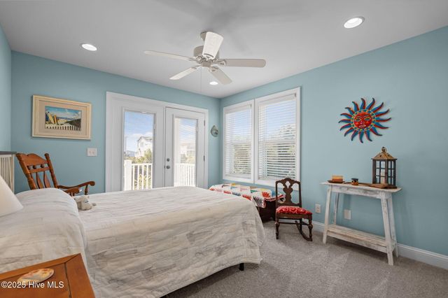 714 W Dolphin Drive, Oak Island, NC 28465