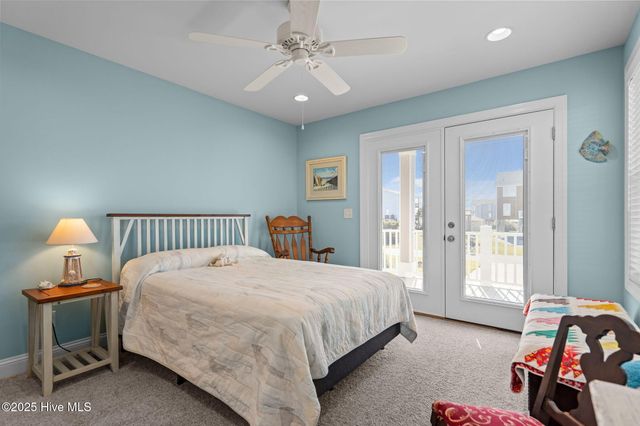 714 W Dolphin Drive, Oak Island, NC 28465