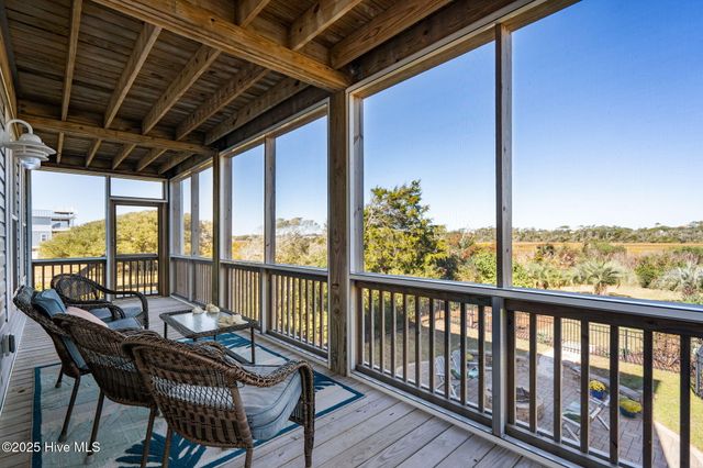 714 W Dolphin Drive, Oak Island, NC 28465