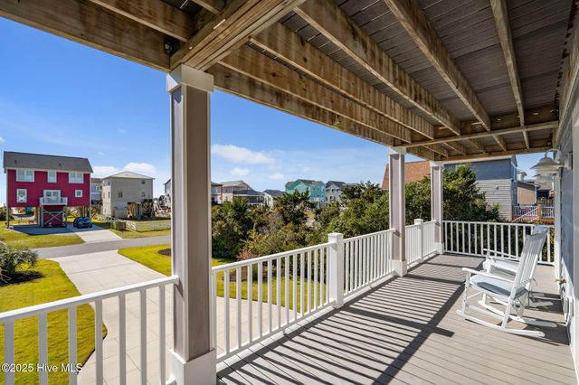 714 W Dolphin Drive, Oak Island, NC 28465