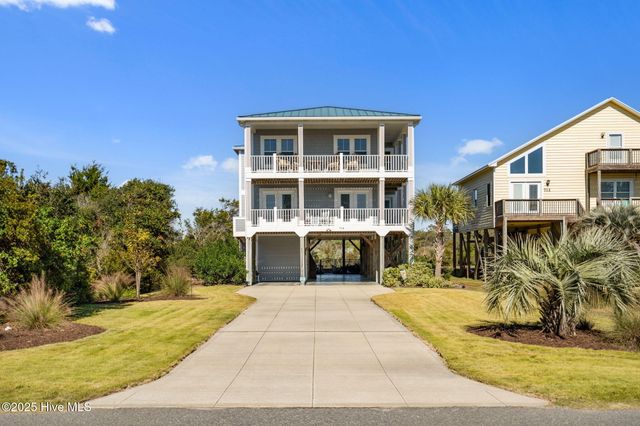 714 W Dolphin Drive, Oak Island, NC 28465