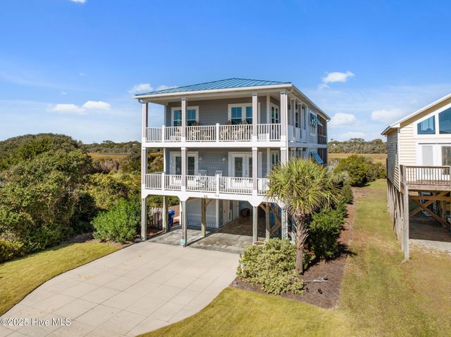 714 W Dolphin Drive, Oak Island, NC 28465