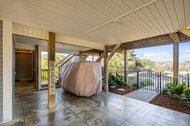 714 W Dolphin Drive, Oak Island, NC 28465