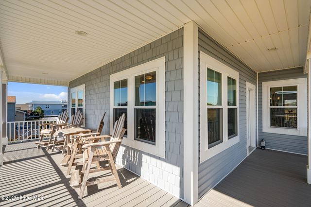 714 W Dolphin Drive, Oak Island, NC 28465