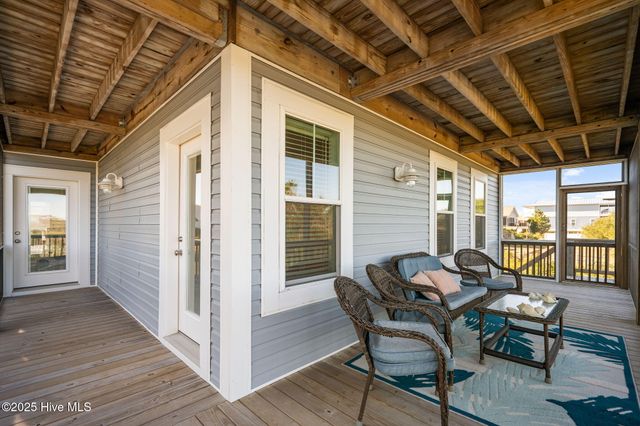 714 W Dolphin Drive, Oak Island, NC 28465