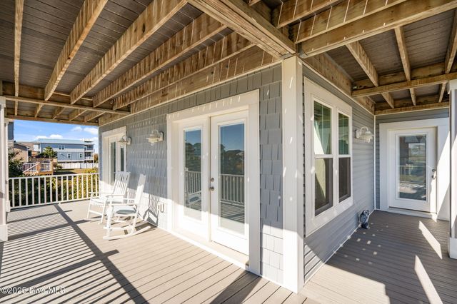 714 W Dolphin Drive, Oak Island, NC 28465