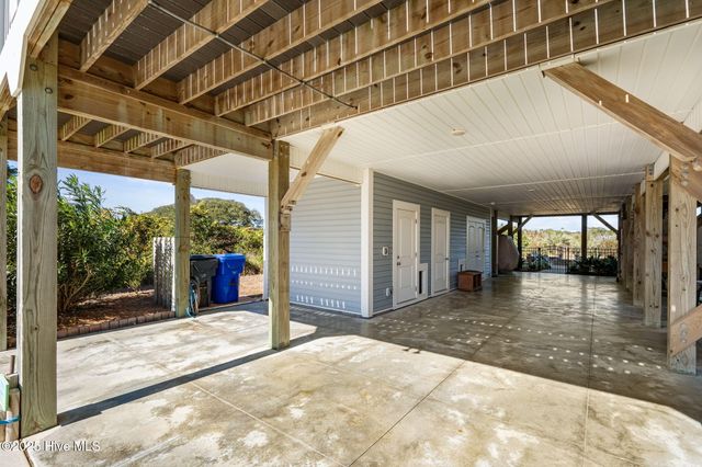 714 W Dolphin Drive, Oak Island, NC 28465