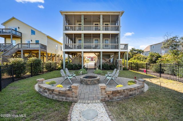 714 W Dolphin Drive, Oak Island, NC 28465