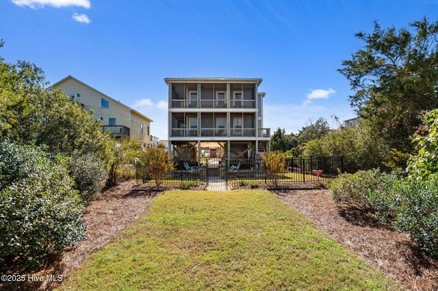 714 W Dolphin Drive, Oak Island, NC 28465