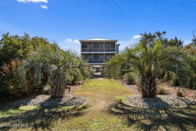 714 W Dolphin Drive, Oak Island, NC 28465