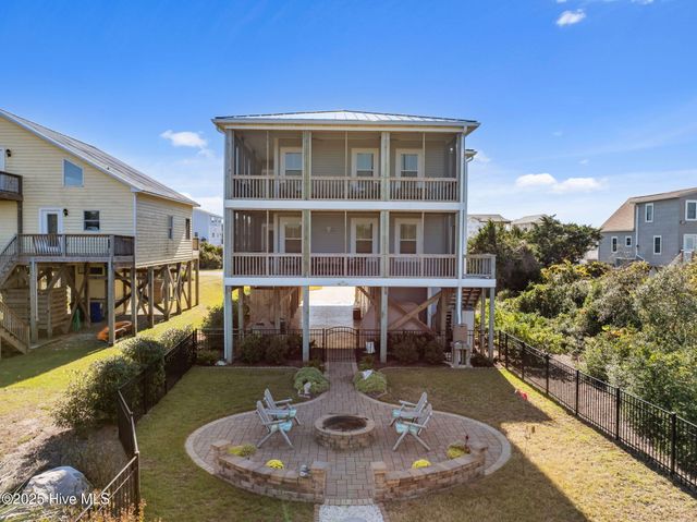 714 W Dolphin Drive, Oak Island, NC 28465