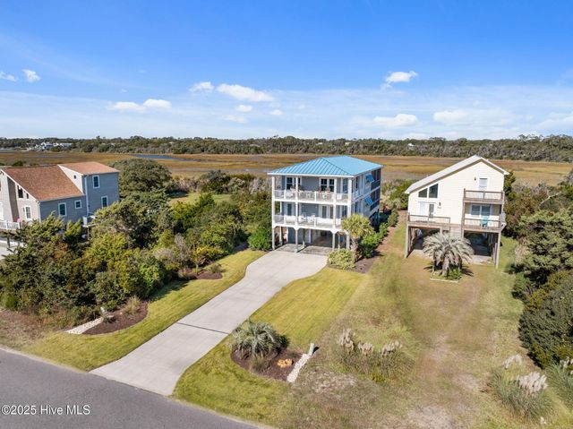 714 W Dolphin Drive, Oak Island, NC 28465