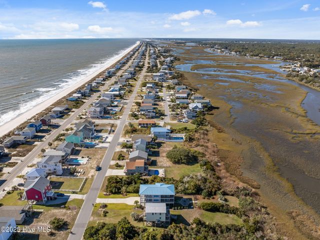 714 W Dolphin Drive, Oak Island, NC 28465