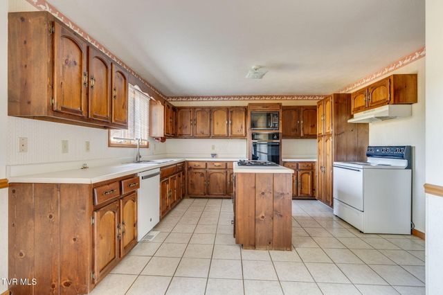 690 Stevens Street, Rogersville, TN 37857