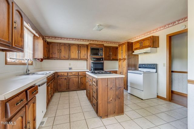 690 Stevens Street, Rogersville, TN 37857