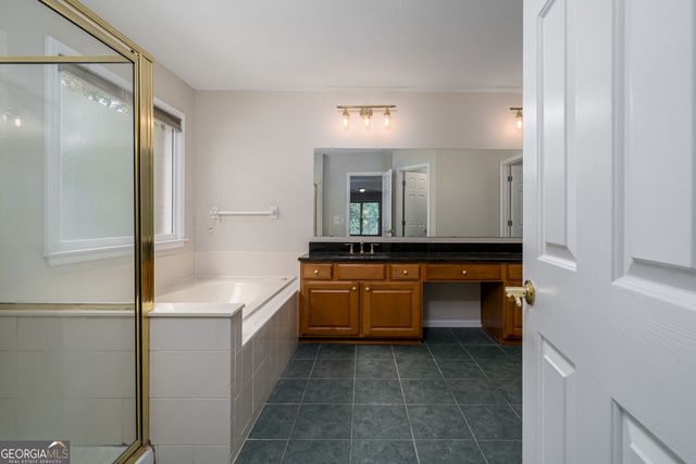 174 Ennisbrook Drive SE, Smyrna, GA 30082