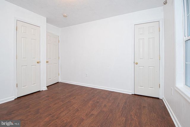 47 FREEZE RD, Linden, VA 22642