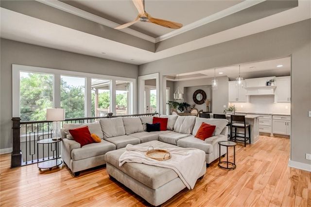 22235 W 98th Terrace, Lenexa, KS 66220