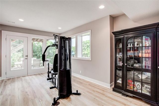 22235 W 98th Terrace, Lenexa, KS 66220