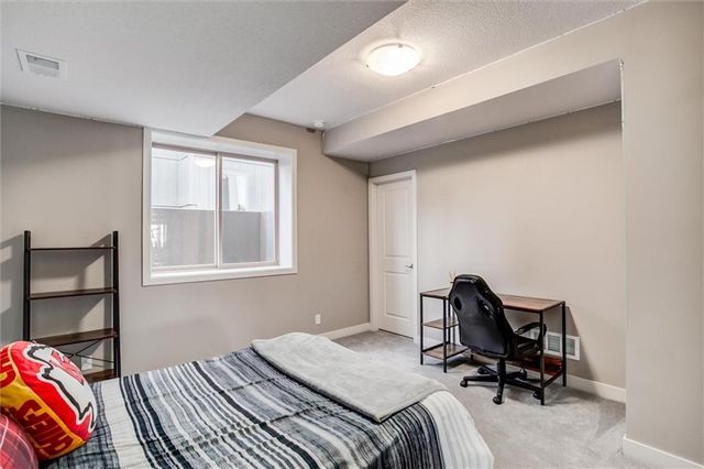 22235 W 98th Terrace, Lenexa, KS 66220