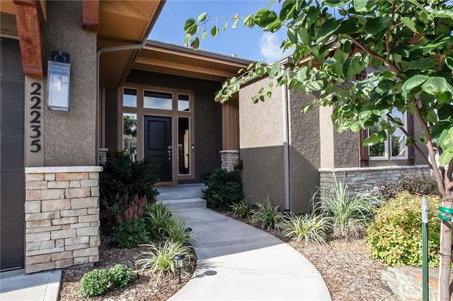 22235 W 98th Terrace, Lenexa, KS 66220