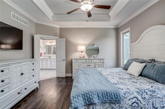 22235 W 98th Terrace, Lenexa, KS 66220