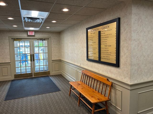 565 Turnpike St 82B, North Andover, MA 01845