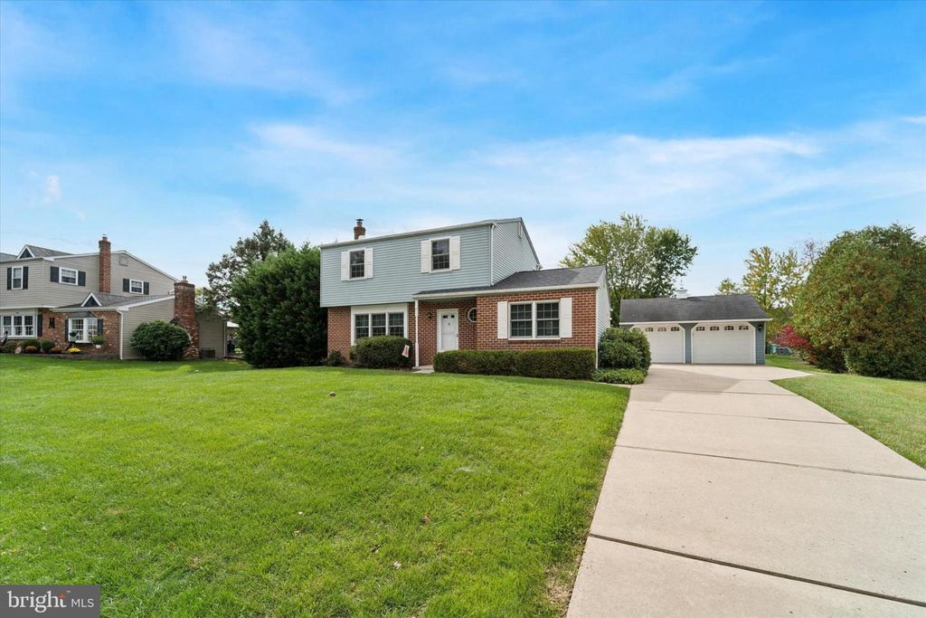 2020 DAVIS, Norristown, PA 19403