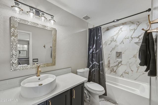 748 E VOLK Lane, San Tan Valley, AZ 85140