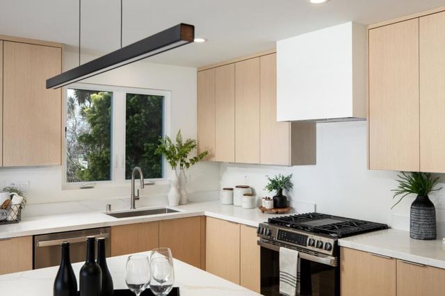 1689 Sunnyslope Avenue, Belmont, CA 94002