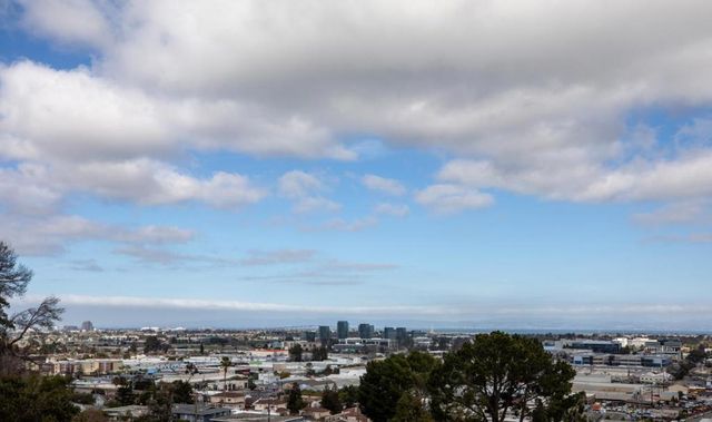 1689 Sunnyslope Avenue, Belmont, CA 94002