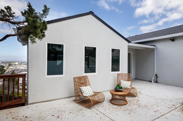 1689 Sunnyslope Avenue, Belmont, CA 94002