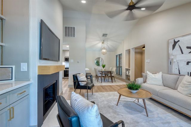 2829 Timmons Lane 120, Houston, TX 77027