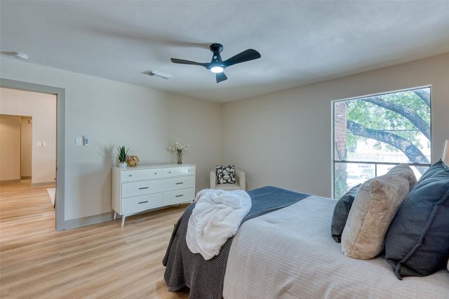 2829 Timmons Lane 120, Houston, TX 77027