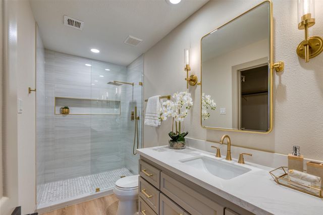 2829 Timmons Lane 120, Houston, TX 77027