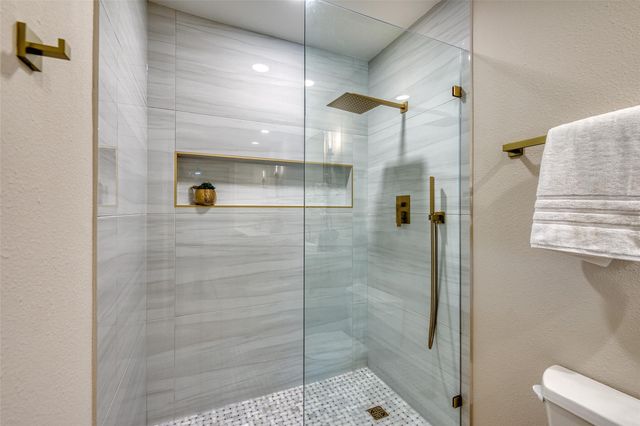 2829 Timmons Lane 120, Houston, TX 77027