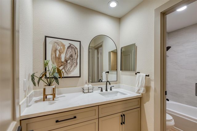 2829 Timmons Lane 120, Houston, TX 77027