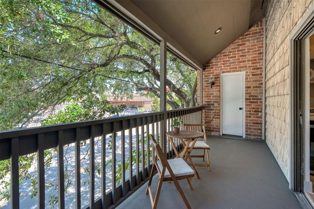 2829 Timmons Lane 120, Houston, TX 77027