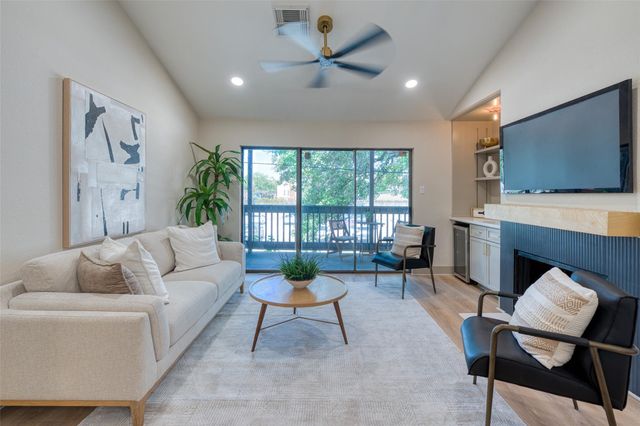 2829 Timmons Lane 120, Houston, TX 77027